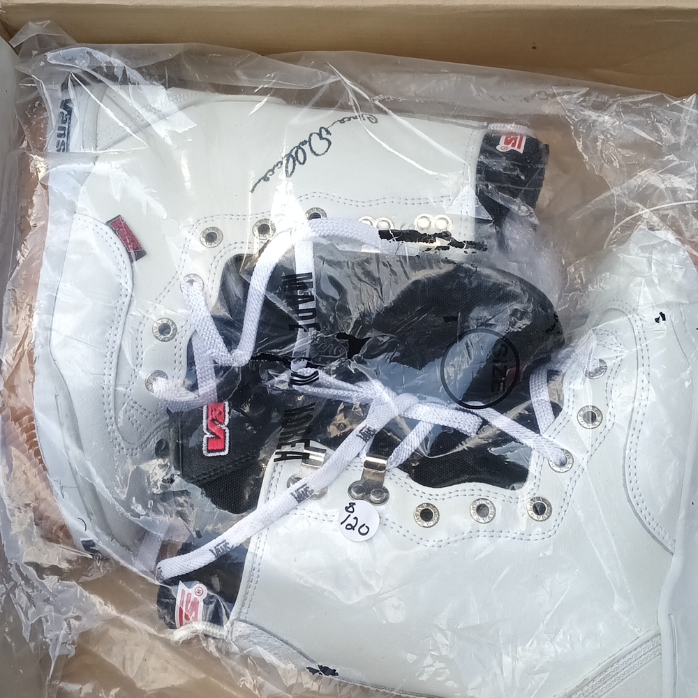Women's sz 5 Vans Circe Wallace Snowboarding boots new signature series NIB